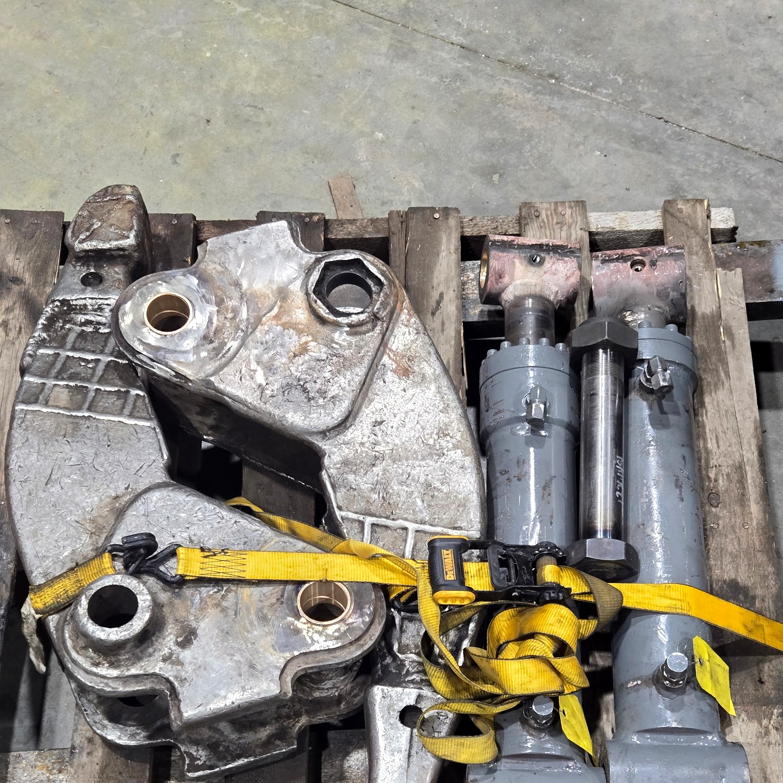 Heavy equipment parts and hydraulic component fabrication